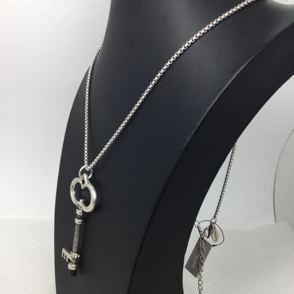NWT Chico's Vintage Key Pendant Long Box Chain Necklace 32" - Picture 2 of 5
